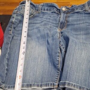 Maurices Size 16 W SHORTS. Blue Denim Shorts